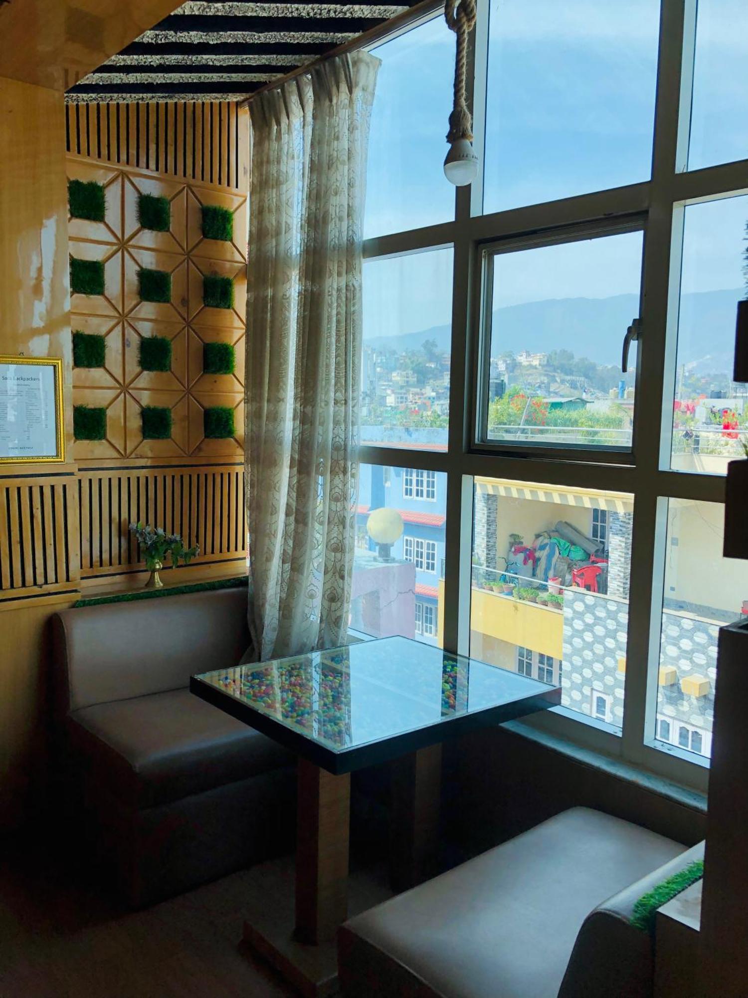 Sara'S Backpackers Hotel Kathmandu Exterior photo